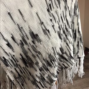 Black and white mimi